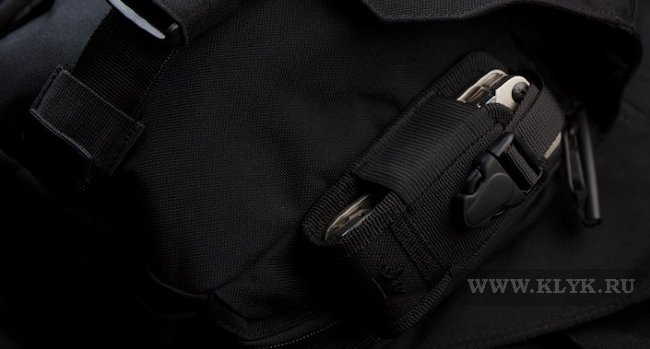 Подсумок эластичный MOLLE AMP3 Black на рюкзаке